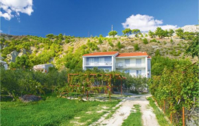 Awesome Apartment In Duce